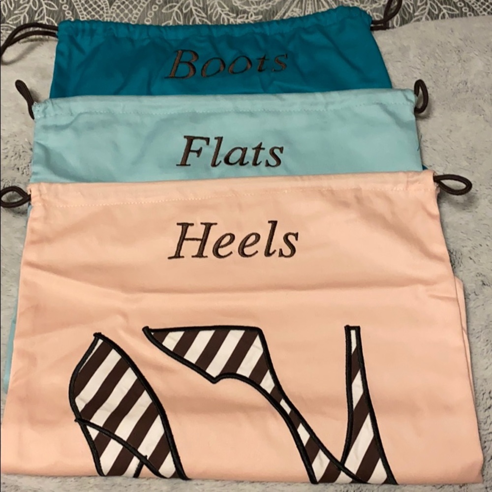 HENRI BENDEL Essential travel bag kit